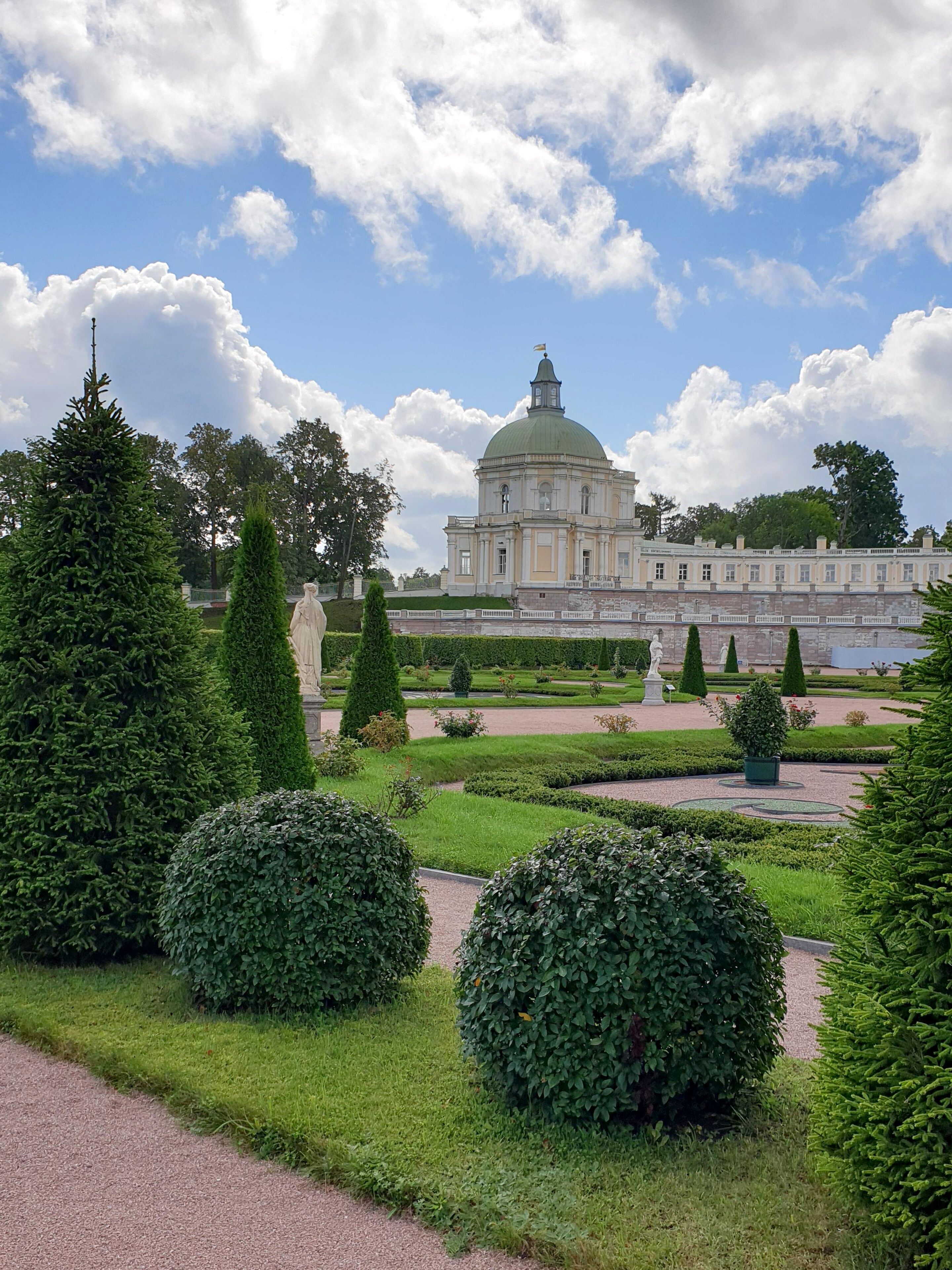 Oranienbaum with the Great Menshikov Palace and Park