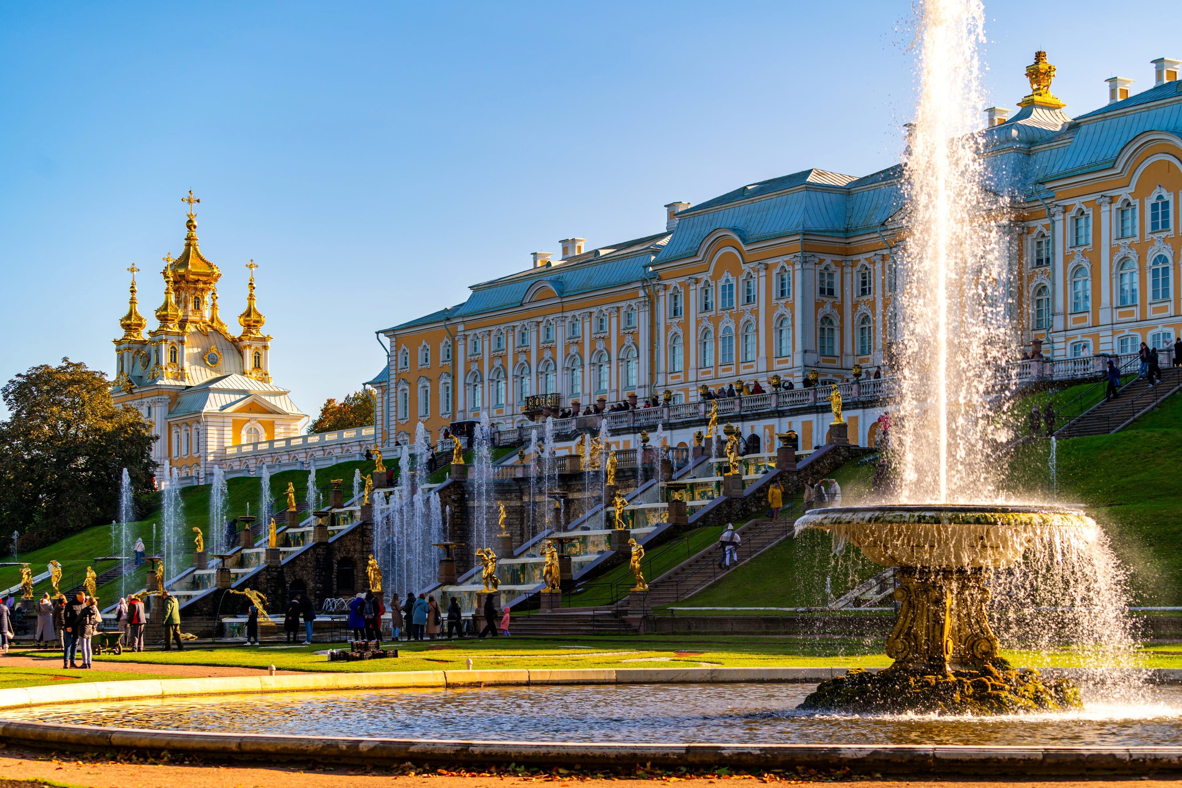 Peterhof and Tsarskoye Selo: Two Residences