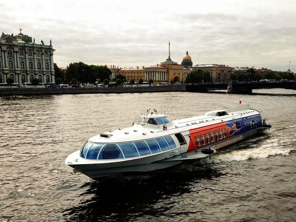 Peterhof by Hydrofoil with the Fountain Park